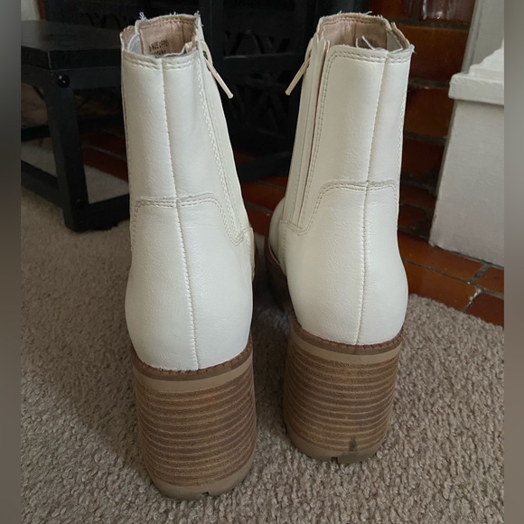 Oasis Society White Chunky boots - Picture 5 of 9